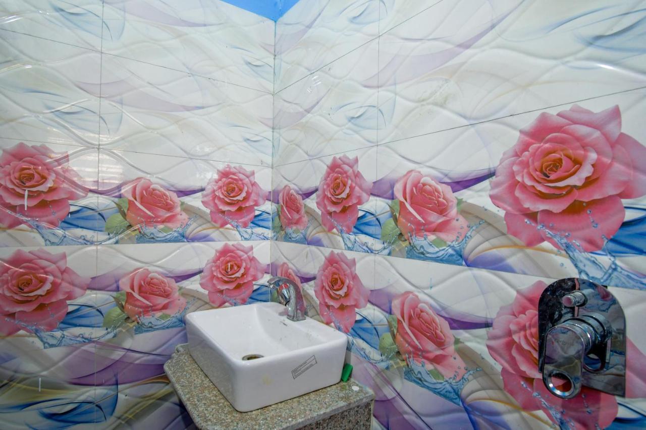 כלכותה Hotel Blue Abedin מראה חיצוני תמונה